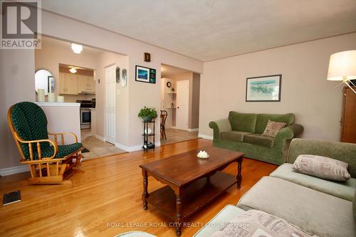 62 Rhonda Road, Guelph, ON - Indoor Photo Showing Living Room