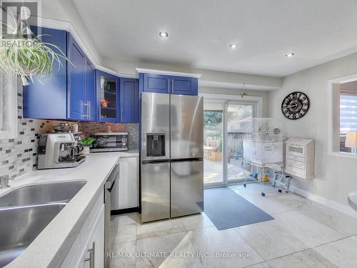 3460 Ingram Road, Mississauga, ON - Indoor Photo Showing Kitchen With Double Sink