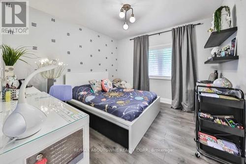 2204 Shardawn Mews, Mississauga, ON - Indoor Photo Showing Bedroom