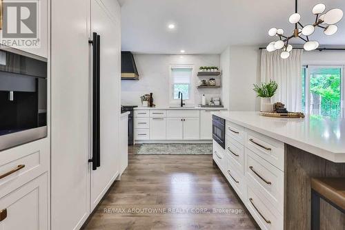 2204 Shardawn Mews, Mississauga (Erindale), ON - Indoor Photo Showing Kitchen