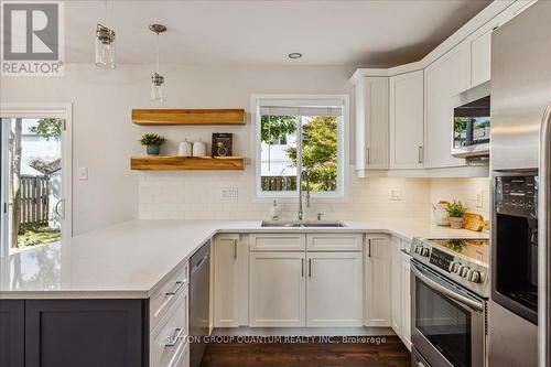 1120 Kimball Crescent, London, ON - Indoor Photo Showing Kitchen With Double Sink With Upgraded Kitchen