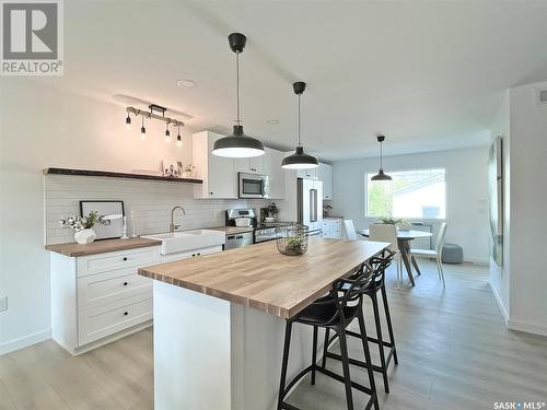 1013 7Th Street E, Saskatoon, SK - Indoor Photo Showing Kitchen With Upgraded Kitchen