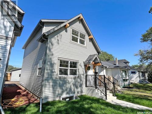 1013 7Th Street E, Saskatoon, SK - Outdoor