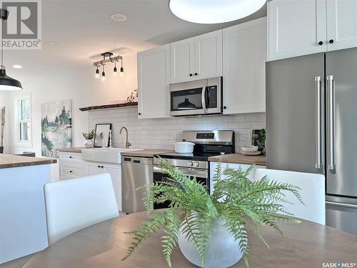 1013 7Th Street E, Saskatoon, SK - Indoor Photo Showing Kitchen With Upgraded Kitchen