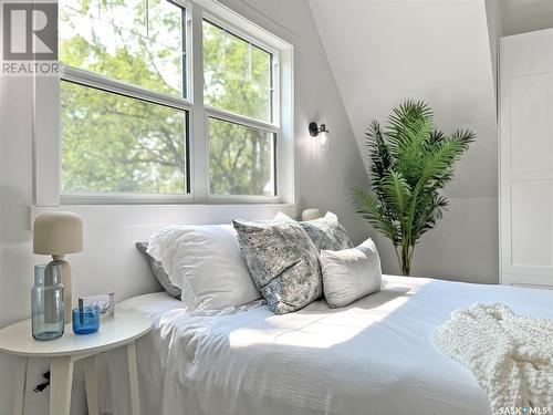 1013 7Th Street E, Saskatoon, SK - Indoor Photo Showing Bedroom