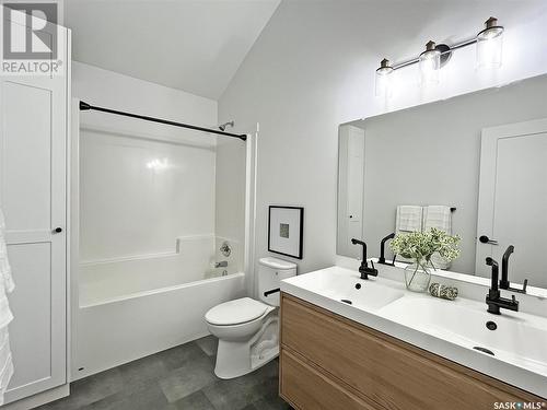 1013 7Th Street E, Saskatoon, SK - Indoor Photo Showing Bathroom