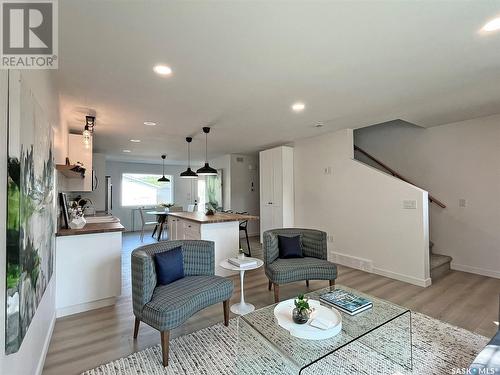 1013 7Th Street E, Saskatoon, SK - Indoor Photo Showing Living Room