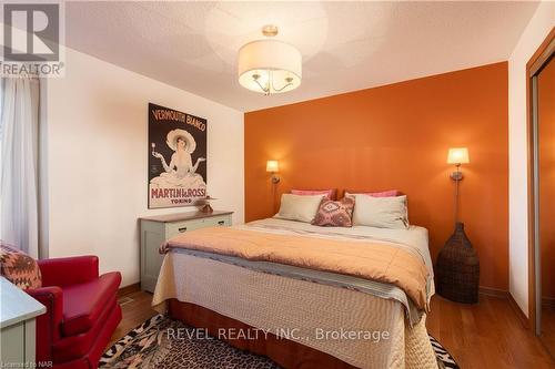 1424 Four Mile Creek Road, Niagara-On-The-Lake, ON - Indoor Photo Showing Bedroom