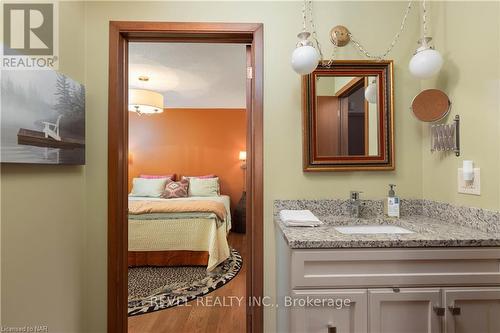 1424 Four Mile Creek Road, Niagara-On-The-Lake, ON - Indoor Photo Showing Bathroom