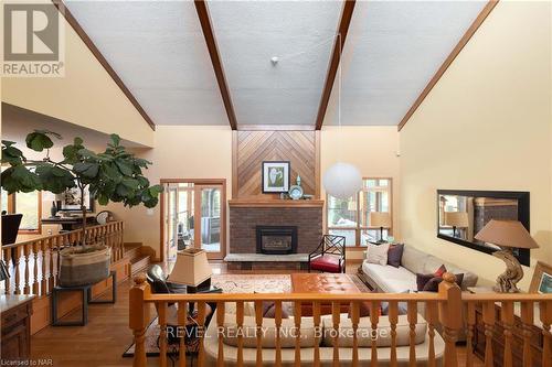 1424 Four Mile Creek Road, Niagara-On-The-Lake, ON - Indoor With Fireplace