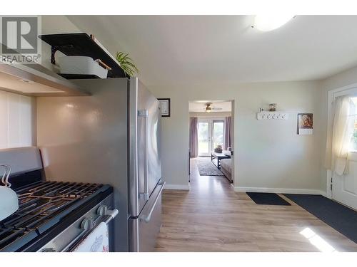 329 5Th  S Avenue, Cranbrook, BC - Indoor Photo Showing Kitchen