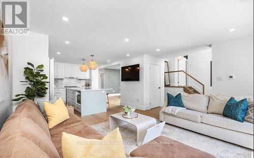 10 Cavotti Crescent, Toronto, ON - Indoor Photo Showing Living Room