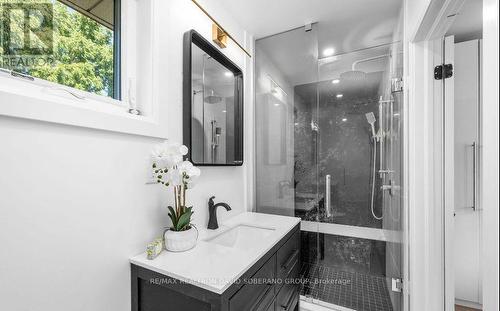 10 Cavotti Crescent, Toronto, ON - Indoor Photo Showing Bathroom