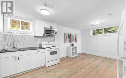 10 Cavotti Crescent, Toronto, ON - Indoor Photo Showing Kitchen