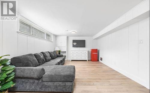 10 Cavotti Crescent, Toronto, ON - Indoor Photo Showing Living Room