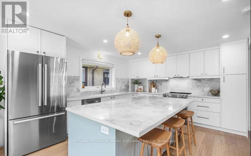 10 Cavotti Crescent, Toronto, ON - Indoor Photo Showing Kitchen With Upgraded Kitchen