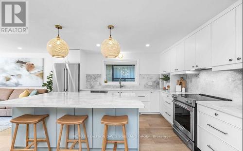 10 Cavotti Crescent, Toronto, ON - Indoor Photo Showing Kitchen With Upgraded Kitchen