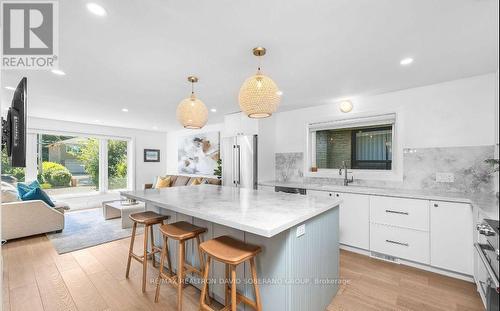 10 Cavotti Crescent, Toronto, ON - Indoor Photo Showing Kitchen With Upgraded Kitchen