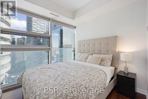 3210 - 12 York Street, Toronto, ON - Indoor Photo Showing Bedroom