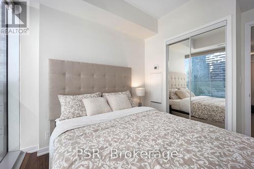 3210 - 12 York Street, Toronto, ON - Indoor Photo Showing Bedroom