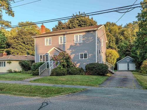 573 Clifton Avenue, Windsor, NS 