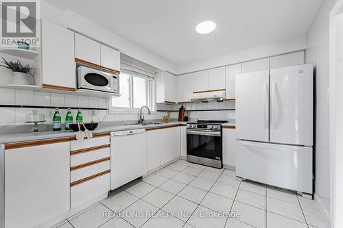 22 Sepia Drive, Toronto, ON - Indoor Photo Showing Kitchen