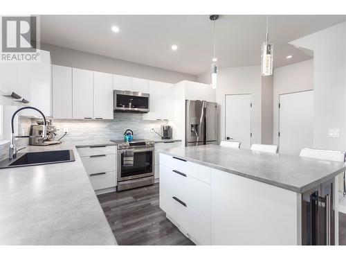 2253 Shuswap Avenue, Lumby, BC - Indoor Photo Showing Kitchen With Upgraded Kitchen