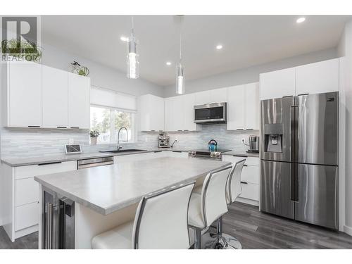 2253 Shuswap Avenue, Lumby, BC - Indoor Photo Showing Kitchen With Upgraded Kitchen