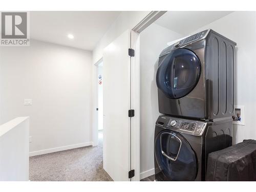 2253 Shuswap Avenue, Lumby, BC - Indoor Photo Showing Laundry Room