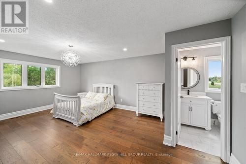 312 Nottingham Forest Road, Bradford West Gwillimbury, ON - Indoor Photo Showing Bedroom