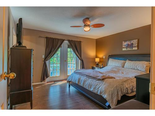 1820 First Street, Fruitvale, BC - Indoor Photo Showing Bedroom