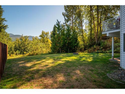 1820 First Street, Fruitvale, BC - Outdoor