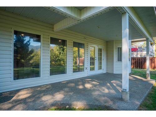 1820 First Street, Fruitvale, BC - Outdoor With Deck Patio Veranda With Exterior