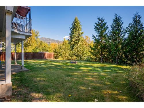 1820 First Street, Fruitvale, BC - Outdoor