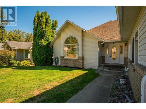 1820 First Street, Fruitvale, BC - Outdoor With Facade