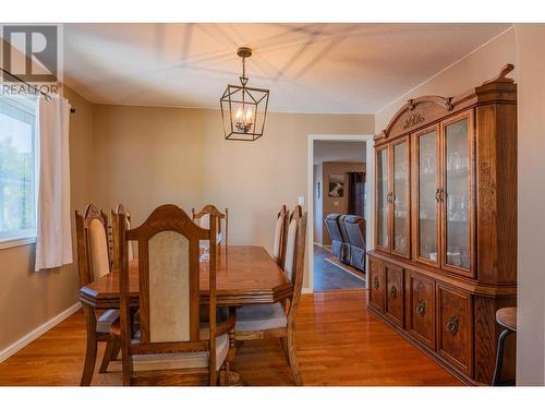 1820 First Street, Fruitvale, BC - Indoor Photo Showing Dining Room