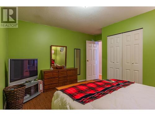 1820 First Street, Fruitvale, BC - Indoor Photo Showing Bedroom