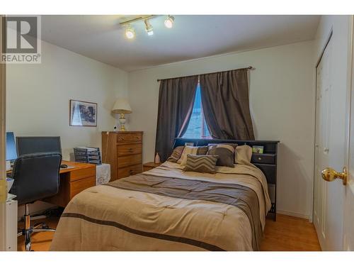 1820 First Street, Fruitvale, BC - Indoor Photo Showing Bedroom