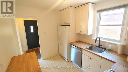 85 Elma Street, Toronto, ON - Indoor Photo Showing Kitchen