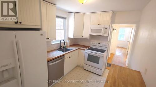 85 Elma Street, Toronto, ON - Indoor Photo Showing Kitchen