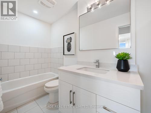 112 - 1183 Dufferin Street, Toronto, ON - Indoor Photo Showing Bathroom