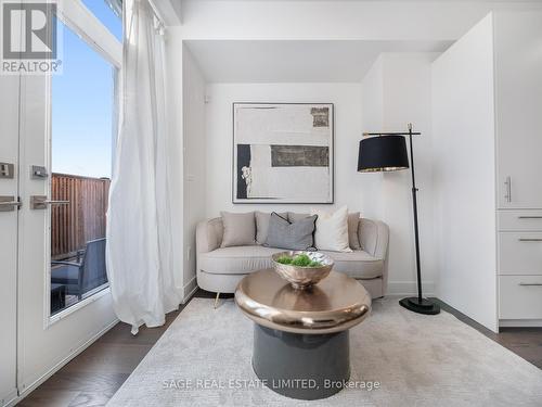 112 - 1183 Dufferin Street, Toronto, ON - Indoor Photo Showing Living Room