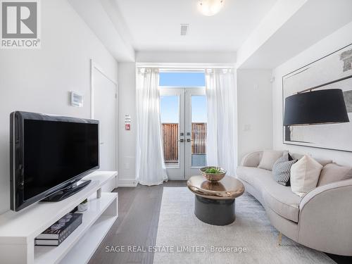 112 - 1183 Dufferin Street, Toronto (Dovercourt-Wallace Emerson-Junction), ON - Indoor Photo Showing Living Room