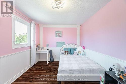 16 Nemo Crescent, Brampton, ON - Indoor Photo Showing Bedroom