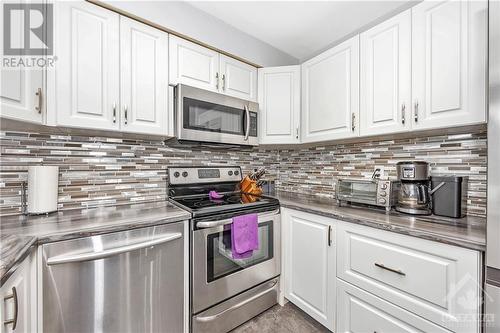 284 Elderberry Terrace, Ottawa, ON - Indoor Photo Showing Kitchen With Upgraded Kitchen