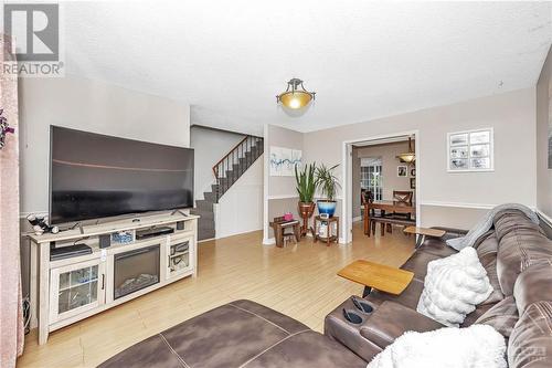 284 Elderberry Terrace, Ottawa, ON - Indoor Photo Showing Living Room