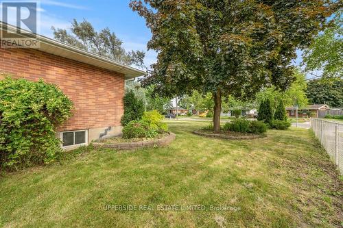 8 Mayfair Drive, Sarnia, ON - Outdoor