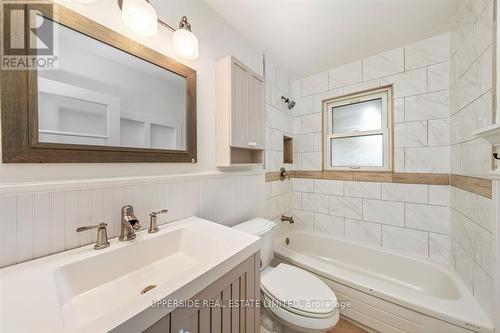 8 Mayfair Drive, Sarnia, ON - Indoor Photo Showing Bathroom