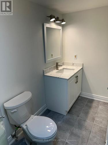 8 Mayfair Drive, Sarnia, ON - Indoor Photo Showing Bathroom