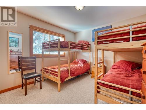 112 Creekview Road, Penticton, BC - Indoor Photo Showing Bedroom